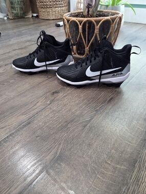 Nike Alpha Black/White Football Cleats